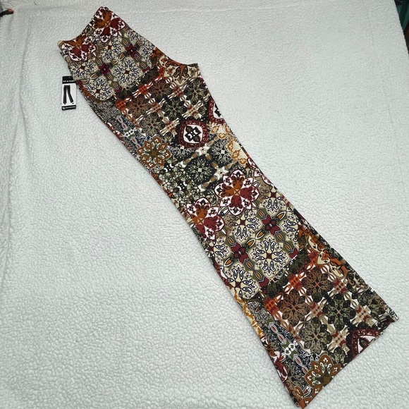 NWT Women’s Large, New Directions Flared Multi-Colored Pants - Picture 6 of 13